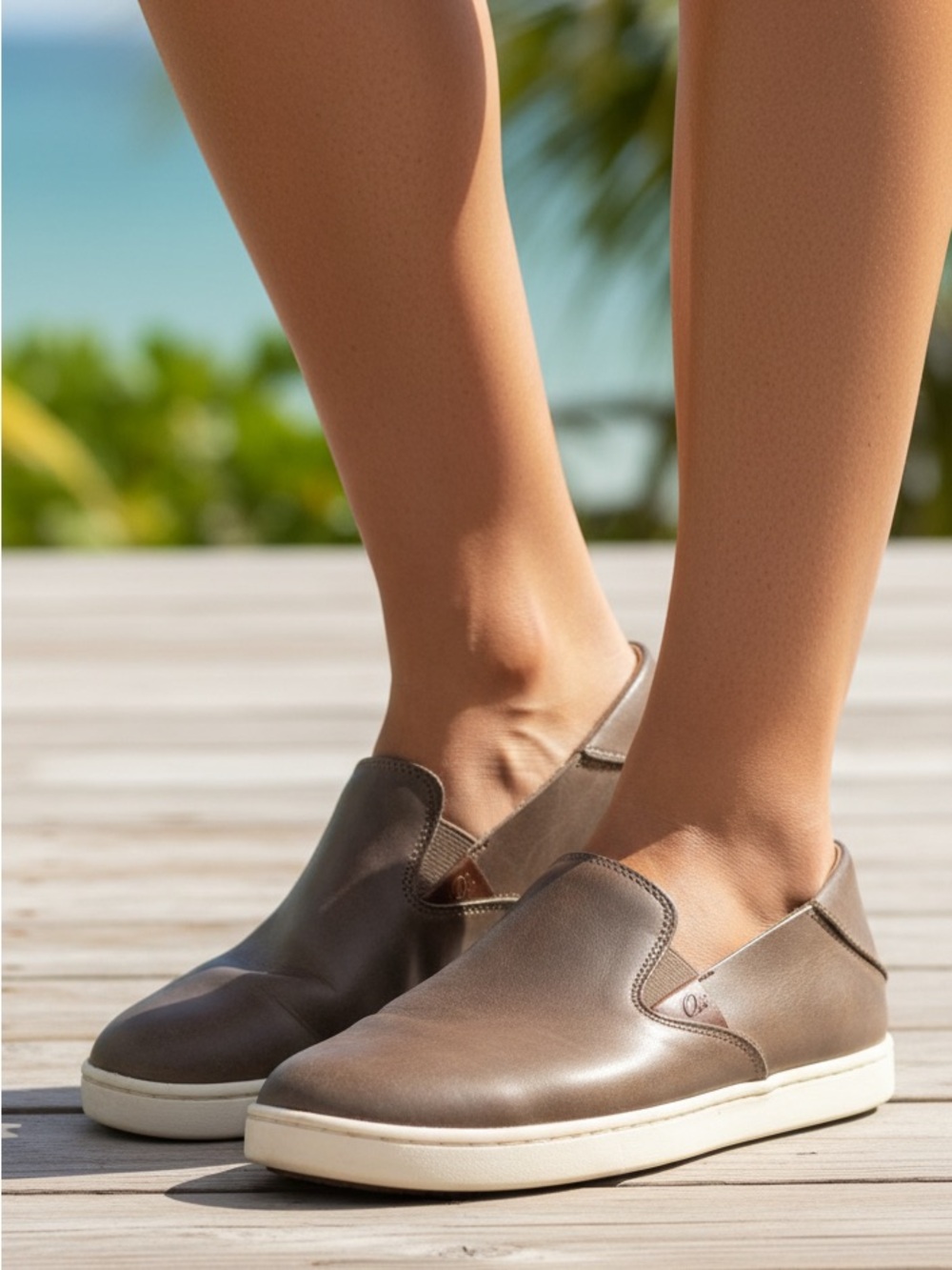 OluKai Women’s Pehuea Leather Slip-On Loafer in Espresso Size 6/ EUR 36